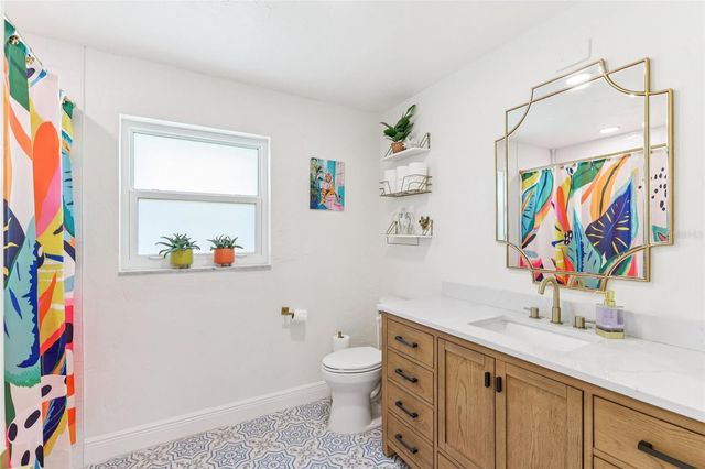 6950 GRANDE VISTA WAY S, St Petersburg, FL 33707