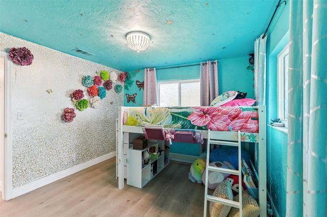 6950 GRANDE VISTA WAY S, St Petersburg, FL 33707