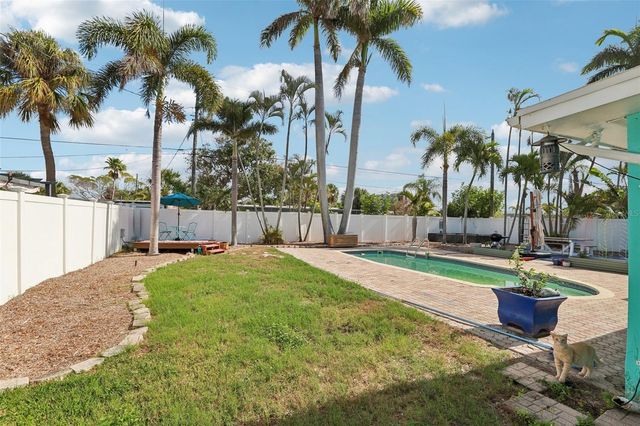 6950 GRANDE VISTA WAY S, St Petersburg, FL 33707