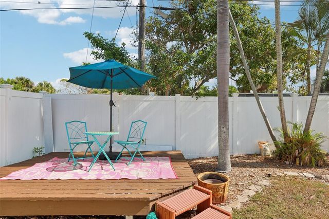 6950 GRANDE VISTA WAY S, St Petersburg, FL 33707