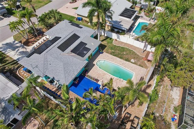 6950 GRANDE VISTA WAY S, St Petersburg, FL 33707