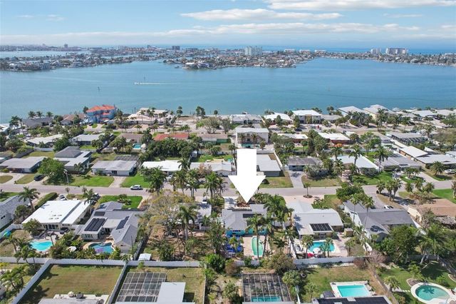 6950 GRANDE VISTA WAY S, St Petersburg, FL 33707