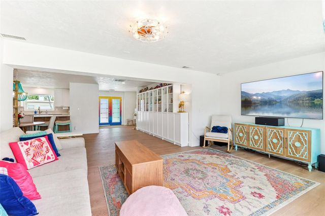 6950 GRANDE VISTA WAY S, St Petersburg, FL 33707