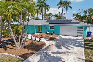 6950 GRANDE VISTA WAY S, St Petersburg, FL 33707