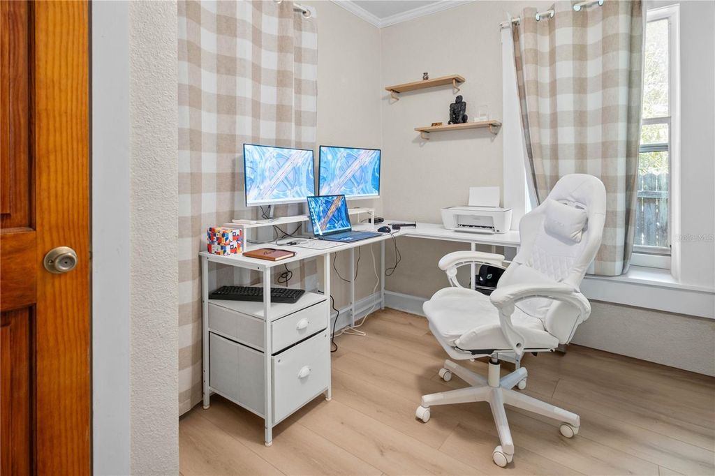 Image 13 of property listing at 6502 N BRANCH AVENUE, Tampa, FL 33604