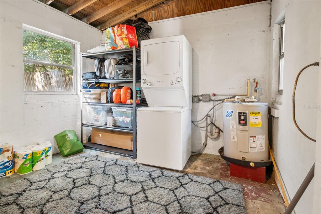 Image 17 of property listing at 6502 N BRANCH AVENUE, Tampa, FL 33604