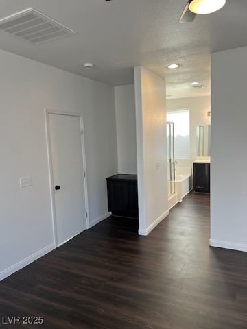 1766 Molly Meadows Street, Las Vegas, NV 89115