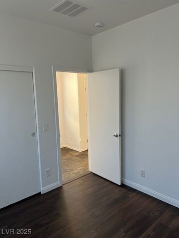 1766 Molly Meadows Street, Las Vegas, NV 89115