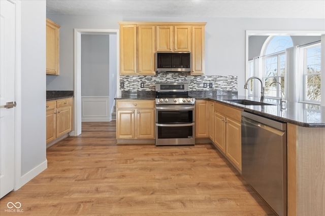 12065 Landwood Drive, Fishers, IN 46037