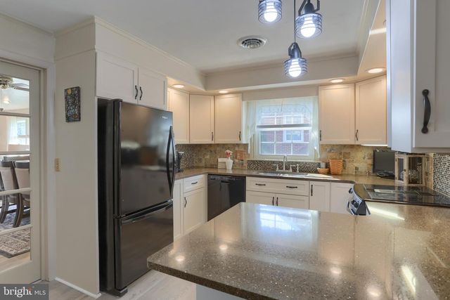 904 S 2ND AVE, Lebanon, PA 17042