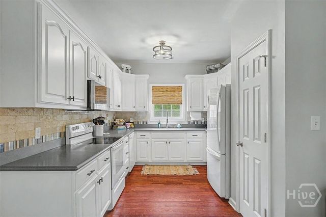 2 Brewster Street, Savannah, GA 31419