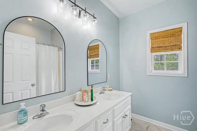 2 Brewster Street, Savannah, GA 31419