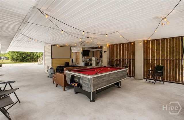 2 Brewster Street, Savannah, GA 31419