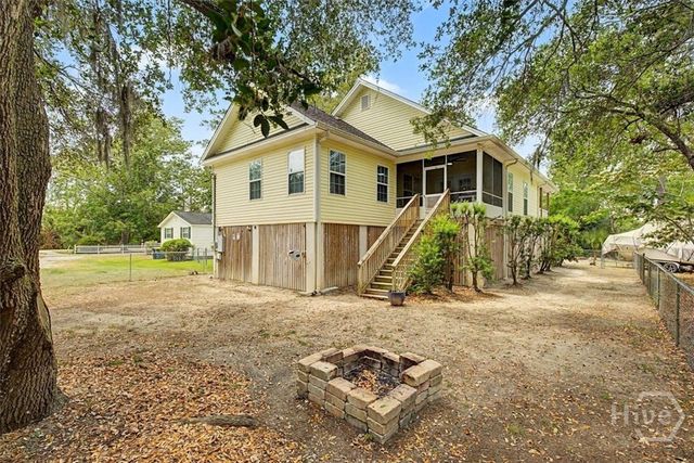2 Brewster Street, Savannah, GA 31419