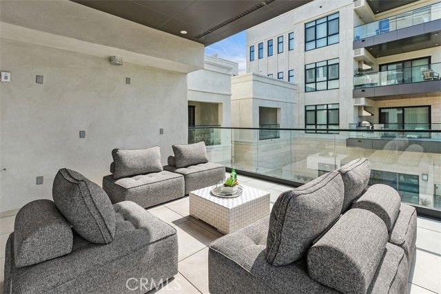 4261 Uptown Newport 1, Newport Beach, CA 92660