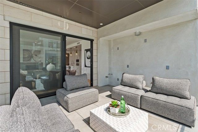 4261 Uptown Newport 1, Newport Beach, CA 92660