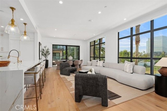 4261 Uptown Newport 1, Newport Beach, CA 92660