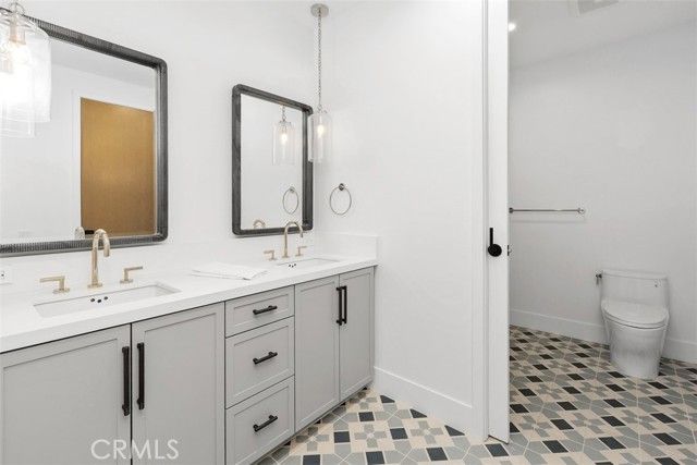 4261 Uptown Newport 1, Newport Beach, CA 92660