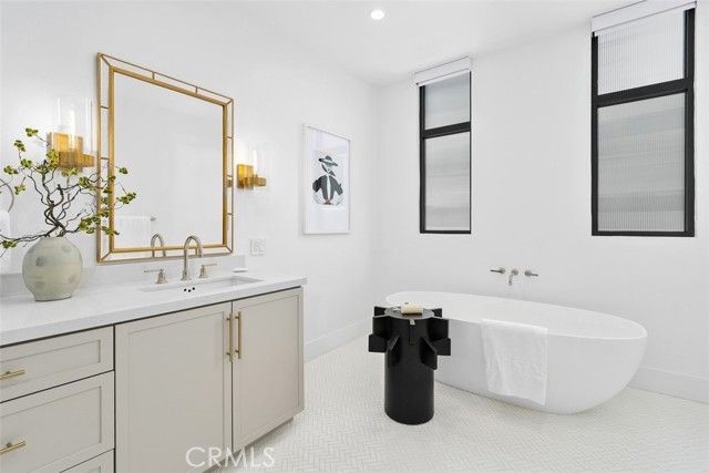 4261 Uptown Newport 1, Newport Beach, CA 92660