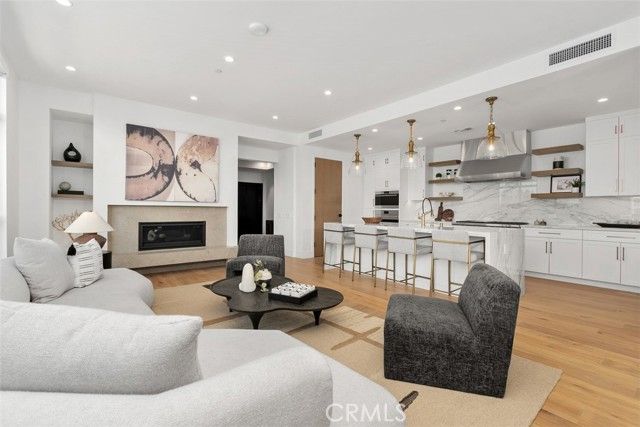 4261 Uptown Newport 1, Newport Beach, CA 92660