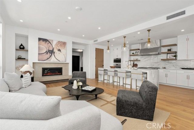 4261 Uptown Newport 1, Newport Beach, CA 92660