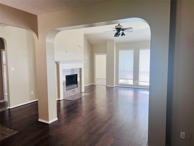 4722 Silverlake Drive, Sugar Land, TX 77479