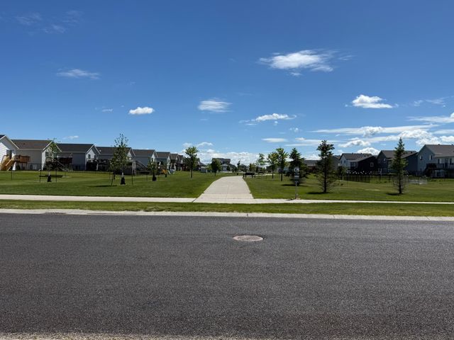 401 7th Street E, Horace, ND 58047