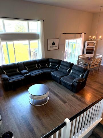 401 7th Street E, Horace, ND 58047