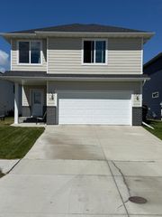 401 7th Street E, Horace, ND 58047