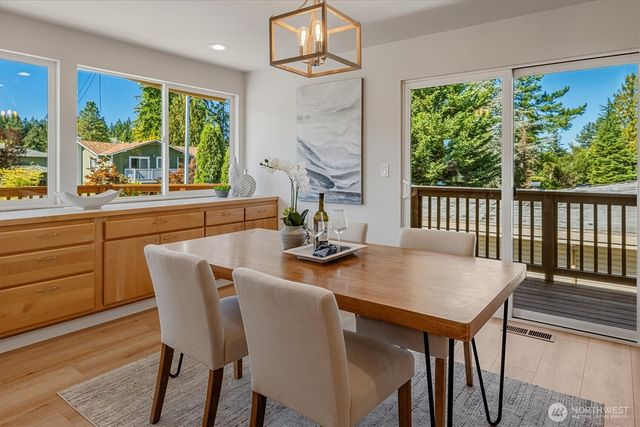 7430 143rd Avenue NE, Redmond, WA 98052