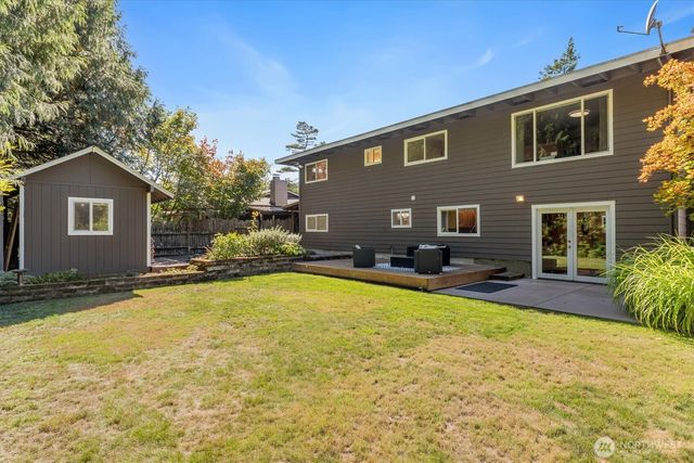 7430 143rd Avenue NE, Redmond, WA 98052