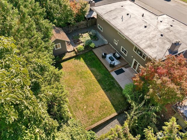 7430 143rd Avenue NE, Redmond, WA 98052