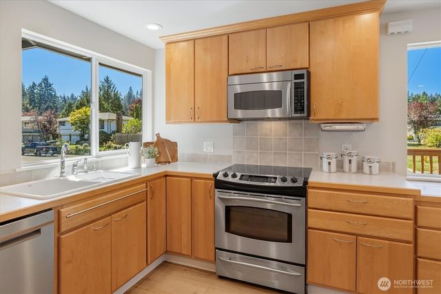 7430 143rd Avenue NE, Redmond, WA 98052