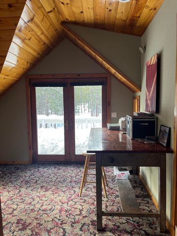 16527 Robertson Road, Truckee, CA 96161