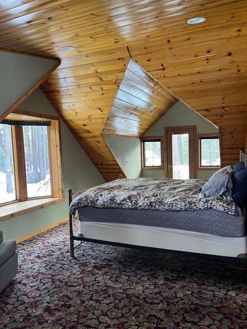 16527 Robertson Road, Truckee, CA 96161