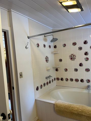 16527 Robertson Road, Truckee, CA 96161