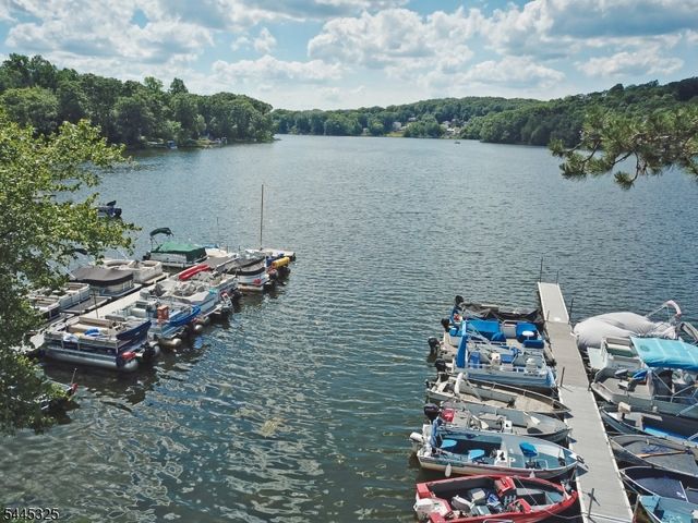 13 Anderson Ave, Rockaway Twp., NJ 07866