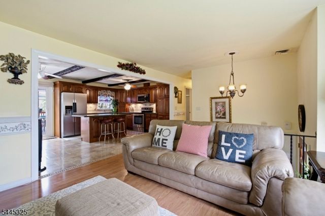 13 Anderson Ave, Rockaway Twp., NJ 07866