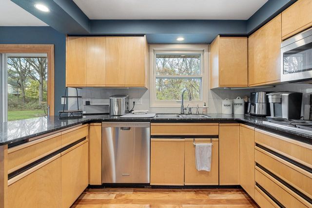 N7W31376 Cambridge COURT, Delafield, WI 53018