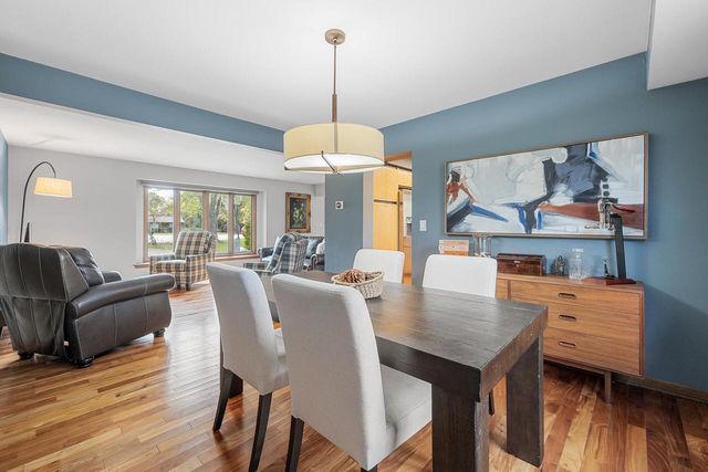 N7W31376 Cambridge COURT, Delafield, WI 53018