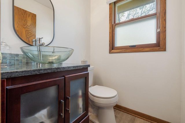 N7W31376 Cambridge COURT, Delafield, WI 53018