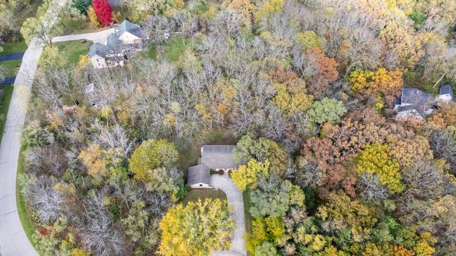 N7W31376 Cambridge COURT, Delafield, WI 53018