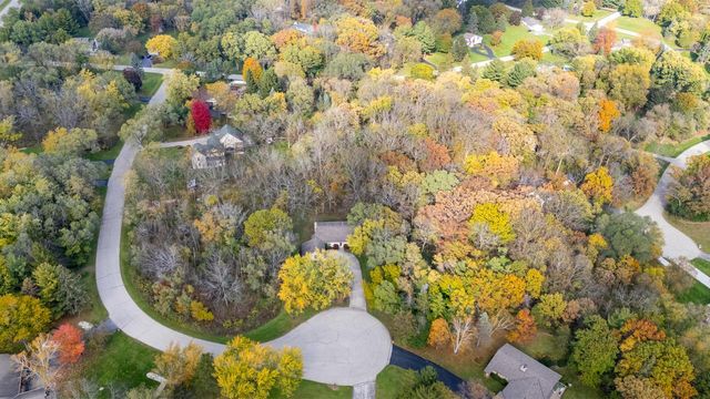 N7W31376 Cambridge COURT, Delafield, WI 53018