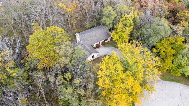 N7W31376 Cambridge COURT, Delafield, WI 53018