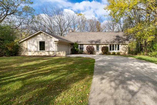 N7W31376 Cambridge COURT, Delafield, WI 53018