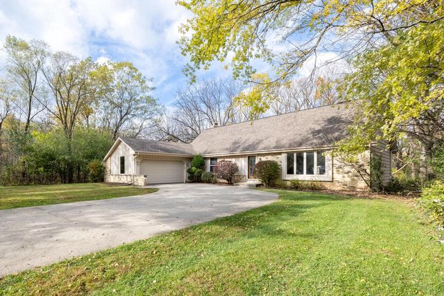 N7W31376 Cambridge COURT, Delafield, WI 53018