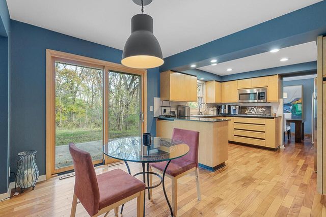 N7W31376 Cambridge COURT, Delafield, WI 53018