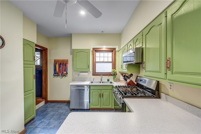 14013 Clifton Boulevard, Lakewood, OH 44107