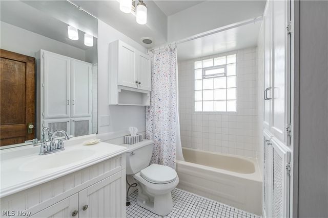 14013 Clifton Boulevard, Lakewood, OH 44107