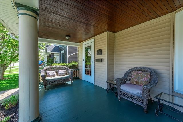 14013 Clifton Boulevard, Lakewood, OH 44107